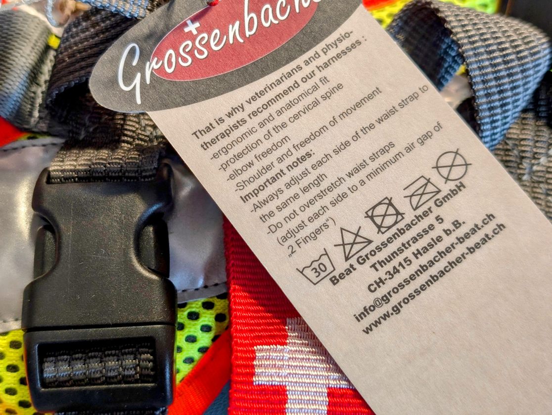 Grossenbacher Hundegeschirr mit Waschanleitung