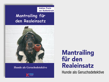 Großer Hund mit Detektivkostüm