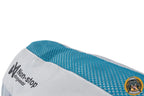 Nahaufnahme der Nahtstelle einer weiß-blauen Non-stop dogwear Kühlweste, zeigt das Mesh- und das glatte Material.