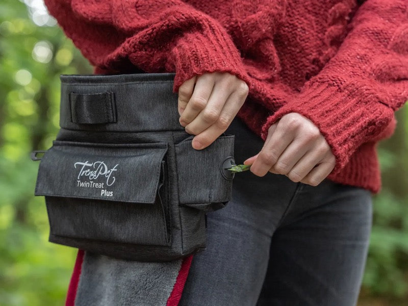 Hundeleckerli-Tasche am Gürtel