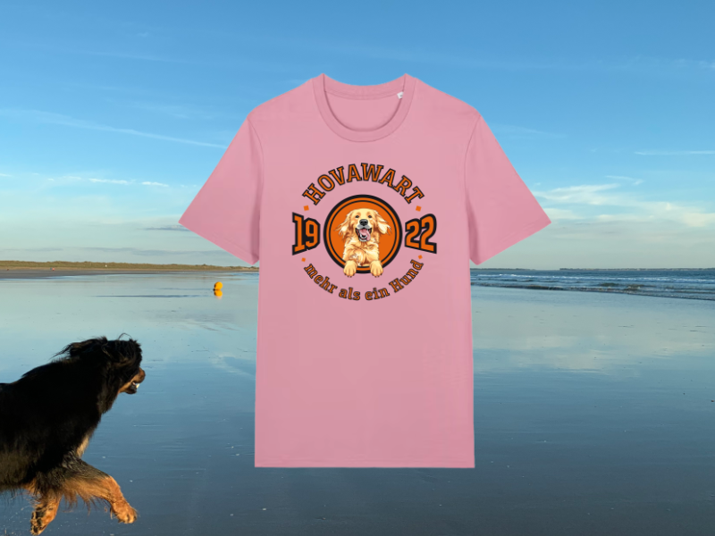 Hund T-Shirt am Strand