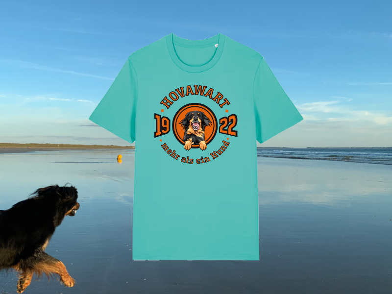Türkises Hovawart-Shirt am Strand