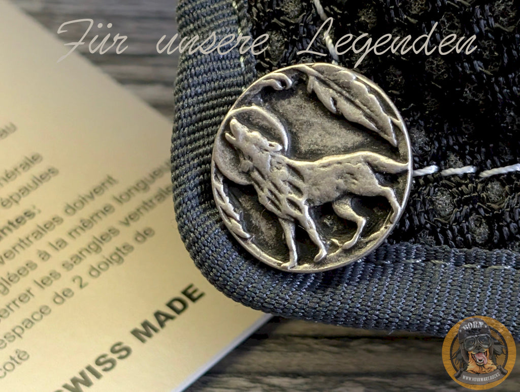 Heulender Wolf auf silberner Plakettenmünze