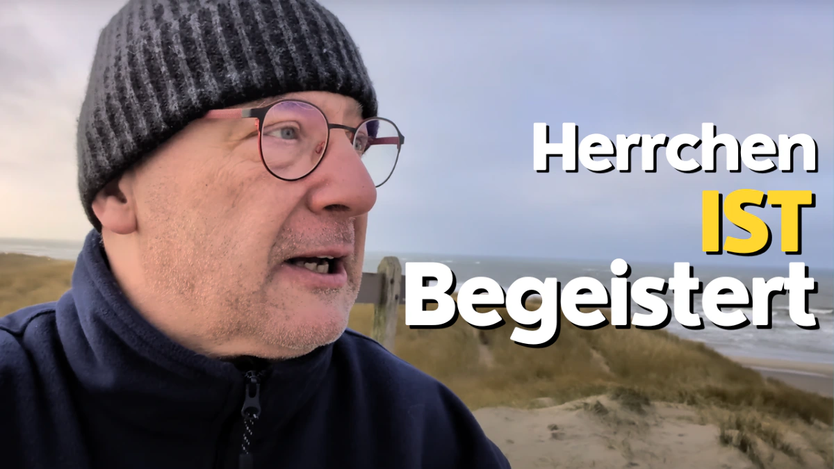 Herrchen ist von der neuen Fleecejacke für Hundebesitzer begeistert