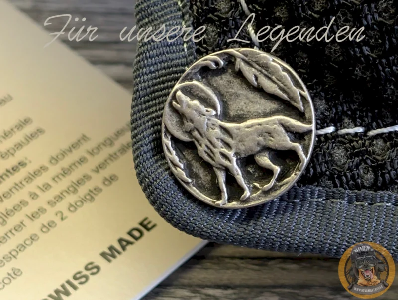 Heulender Wolf auf silberner Plakettenmünze